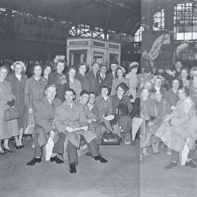 Group portrait in London Road Railway Station (Piccadilly)