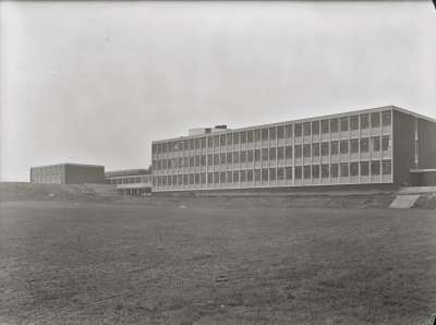 Salford Technical School, Building