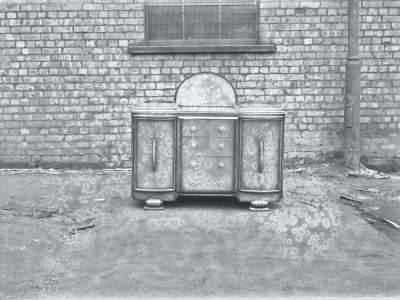 Dressing table in yard