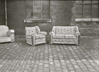 Settee and chairs