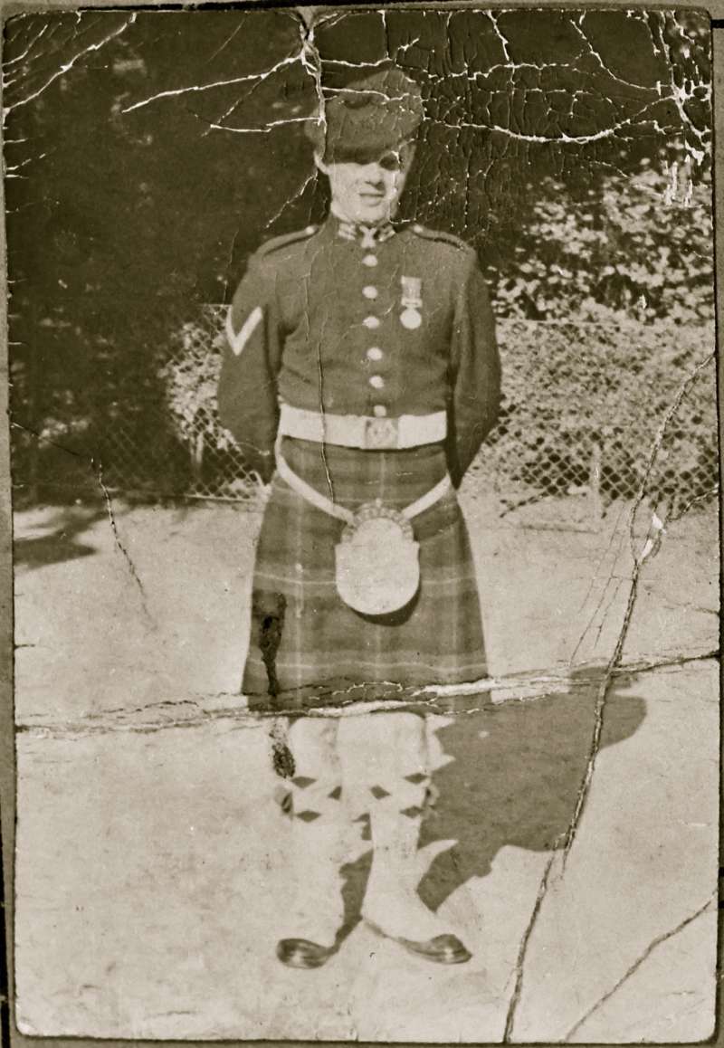 Portrait of a soldier in a kilt and sporron