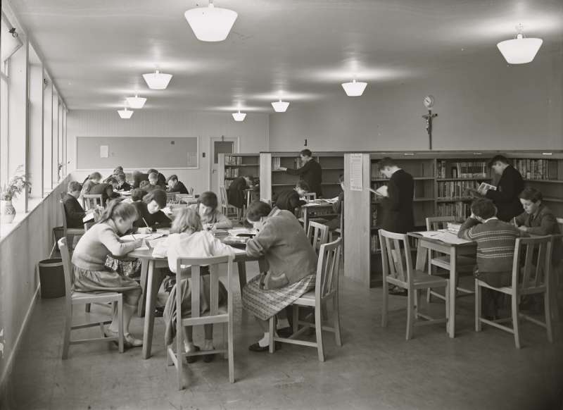 St. Lawrence School, Library